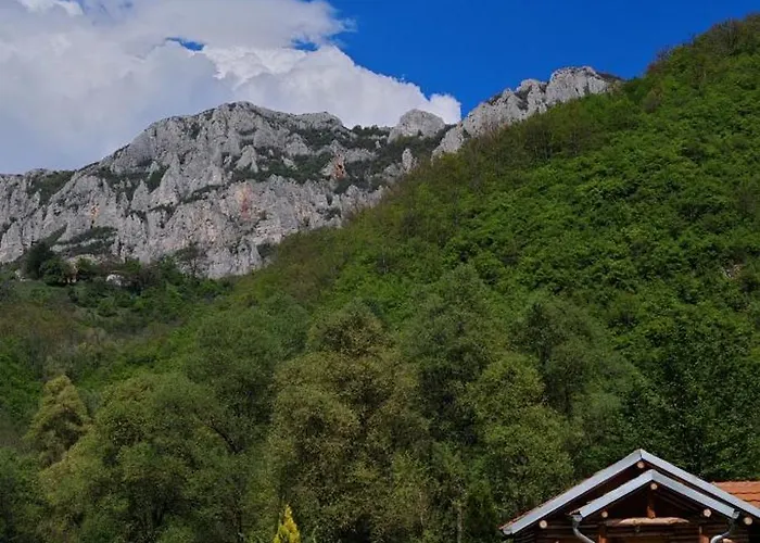 Гостевой дом Juzni Vetar 3*